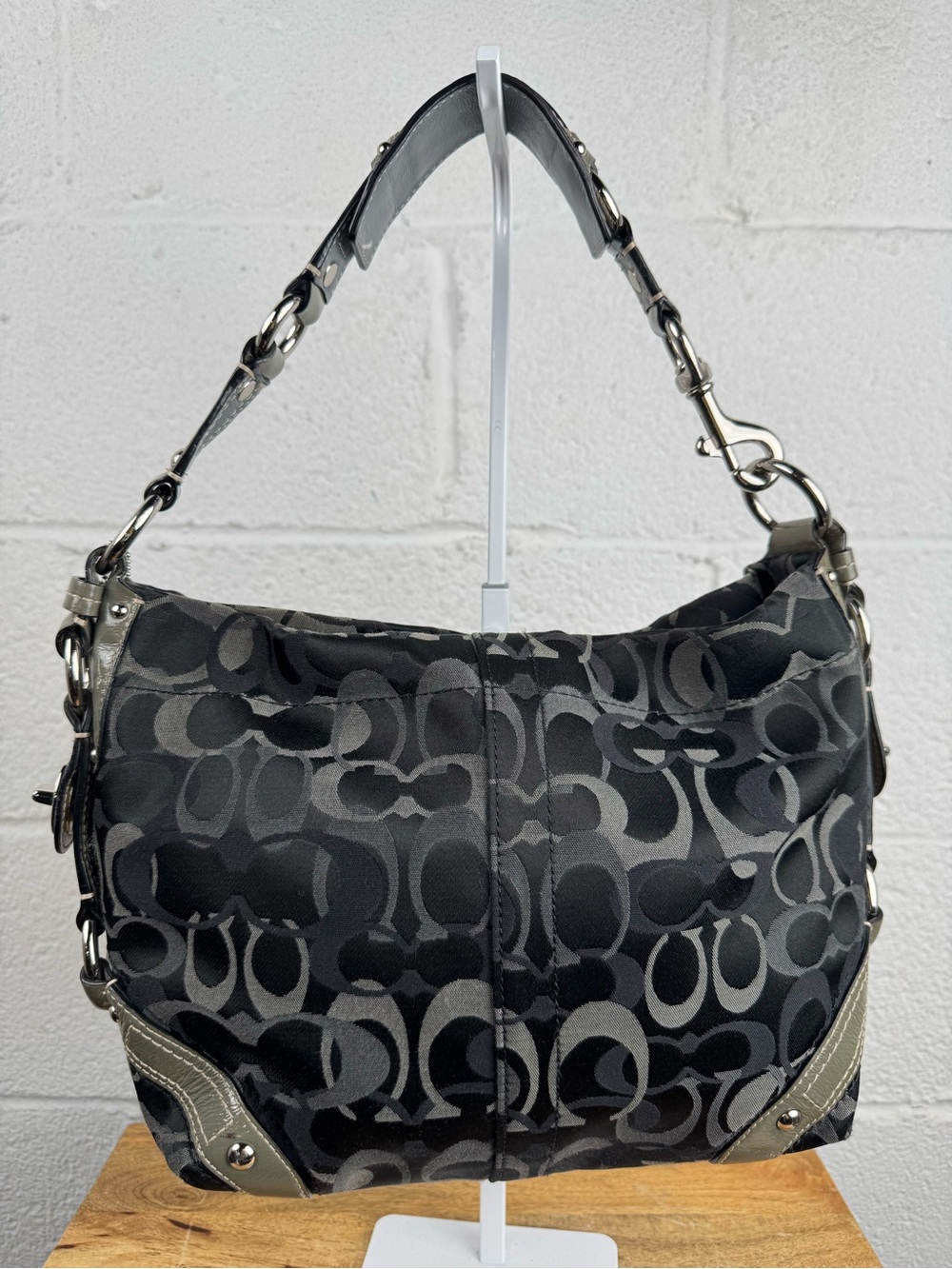 Coach Signature Black Gray Canvas Hobo Shoulder Bag Patent Leather Trim F19880